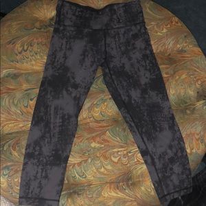 Sz 4 lululemon wunder under capris